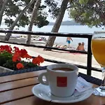 Mobile Nensi Two Bedroom Holiday home