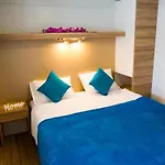 Mobile Nensi Two Bedroom Holiday home