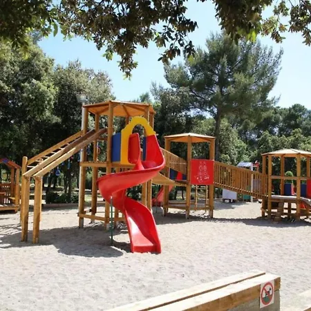 Mobile Nensi Two Bedroom Holiday home *