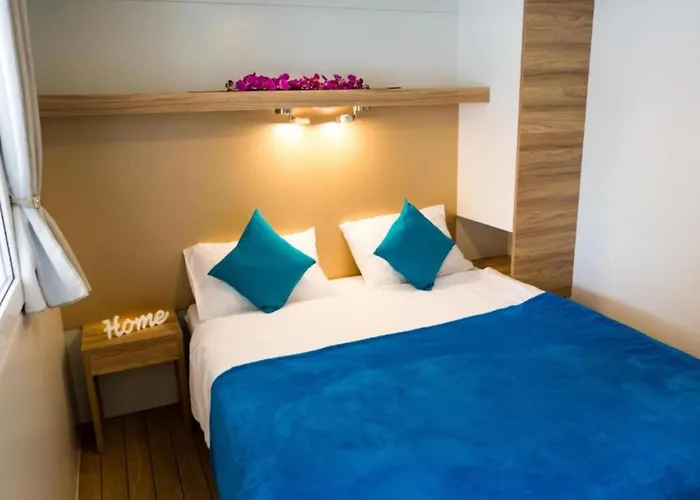 Mobile Nensi Two Bedroom بيت للعطل