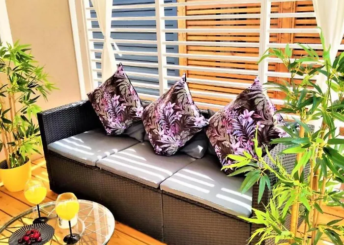 Mobile Nensi Two Bedroom بيت للعطل